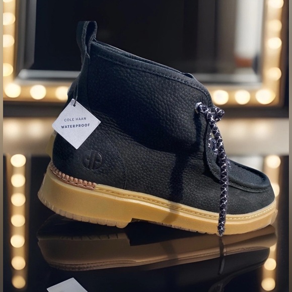 ⚫️🟤US 10B-Cole Haan Women's Black LTR "Lace up Summit Chukka" Hiking Boot NWOB - Picture 1 of 14